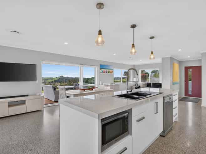 52 Daniel Parade, Mangawhai