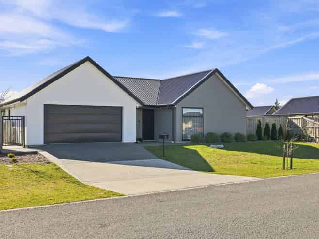 51 Hilton Drive, Amberley