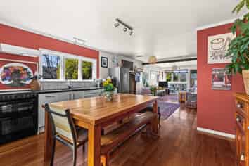 4 Pedersen Road, Haumoana