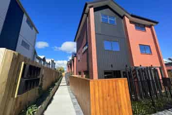 7/10 Yeovil Road, Te Atatu Peninsula