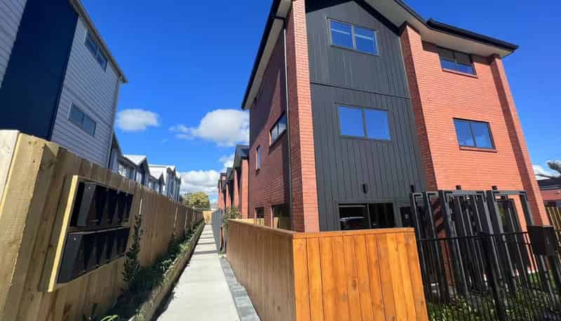 7/10 Yeovil Road, Te Atatu Peninsula