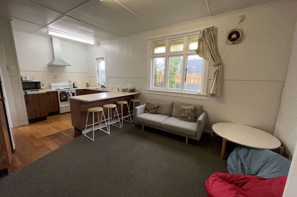 FOUR BEDROOMS, HOKOWHITU 2