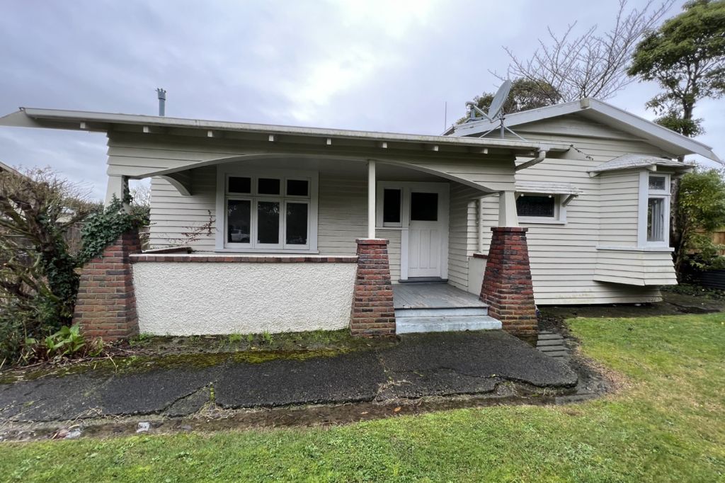 FOUR BEDROOMS, HOKOWHITU 1