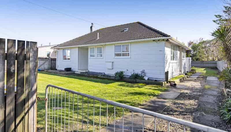 18 Acourt Street, Hawera