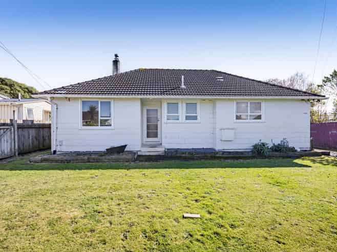 18 Acourt Street, Hawera