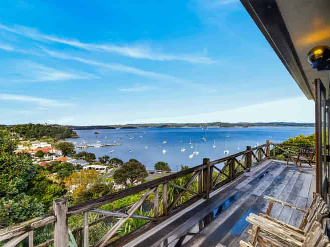 9/ Te Maiki Rise, Russell