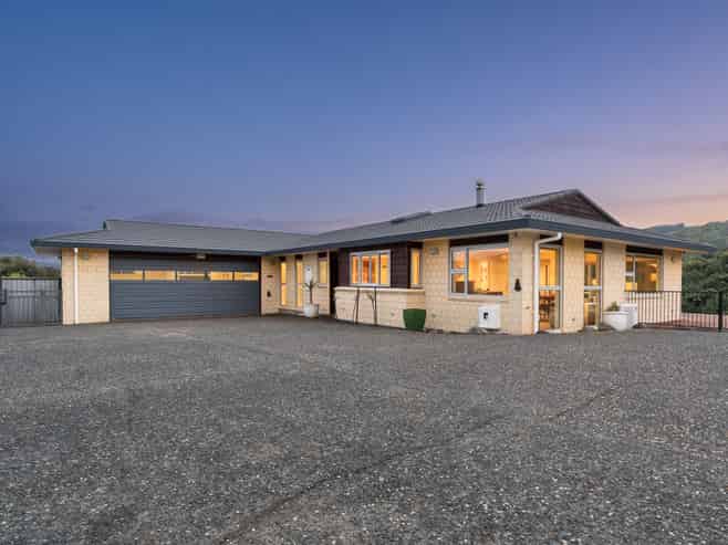 45A Kirton Drive, Riverstone Terraces