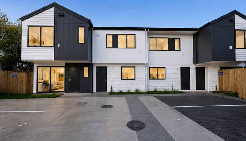 6/3 Gill Avenue, Te Atatu Peninsula