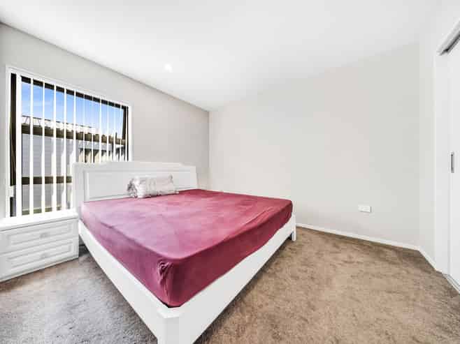 2/43 Clevedon Road, Papakura