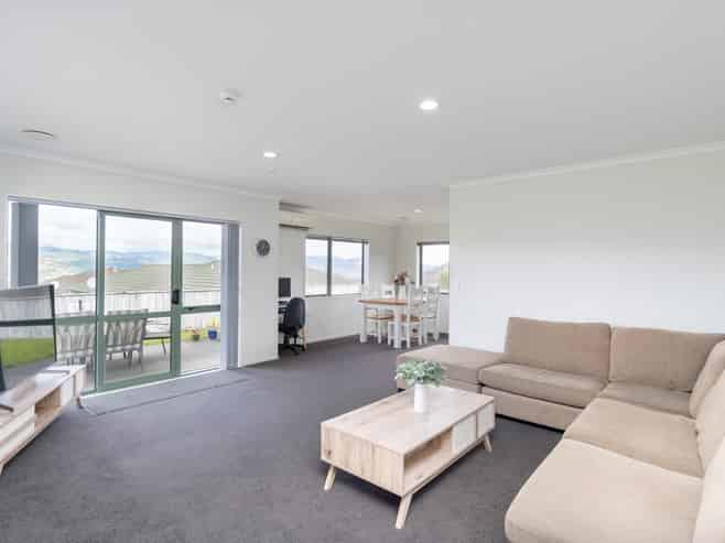 56 Percy Kinsman Crescent, Riverstone Terraces