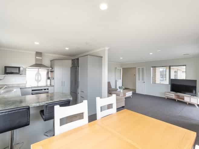 56 Percy Kinsman Crescent, Riverstone Terraces