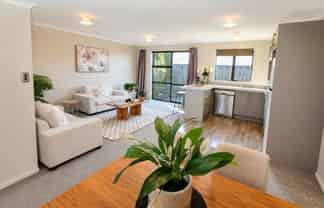5/108 Old Farm Road, Hamilton East