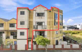 6/12 Crown Lynn Place, New Lynn