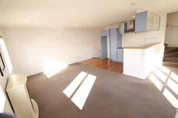 J/122 Newton Road , Eden Terrace