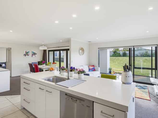 8 Rae Lane, Paraparaumu Beach