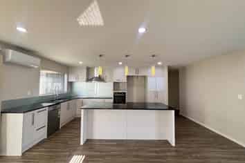 797B Te Atatu Road, Te Atatu Peninsula