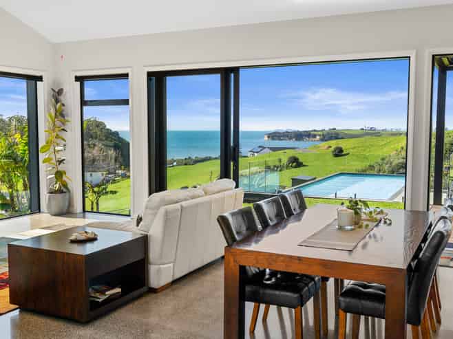 26 Taha Puke Road, Okura