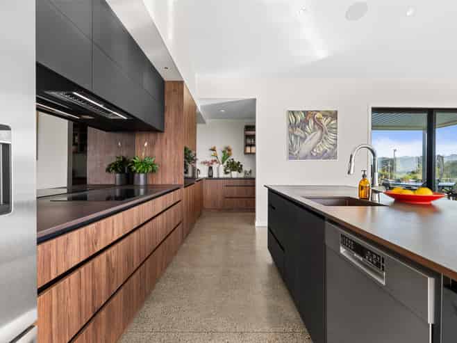 26 Taha Puke Road, Okura