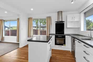 2/9c Lydbury Place, PARKLANDS