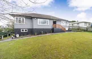 100 West Street, Feilding