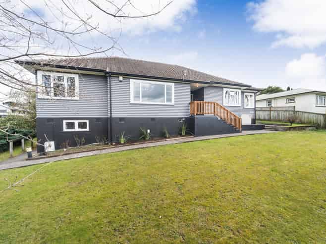 100 West Street, Feilding