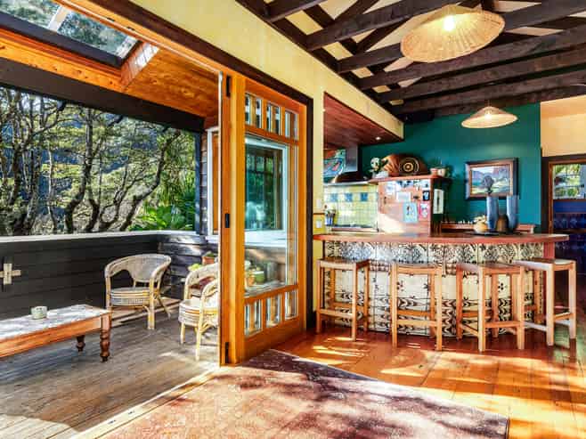 17 Korimako Road, Days Bay