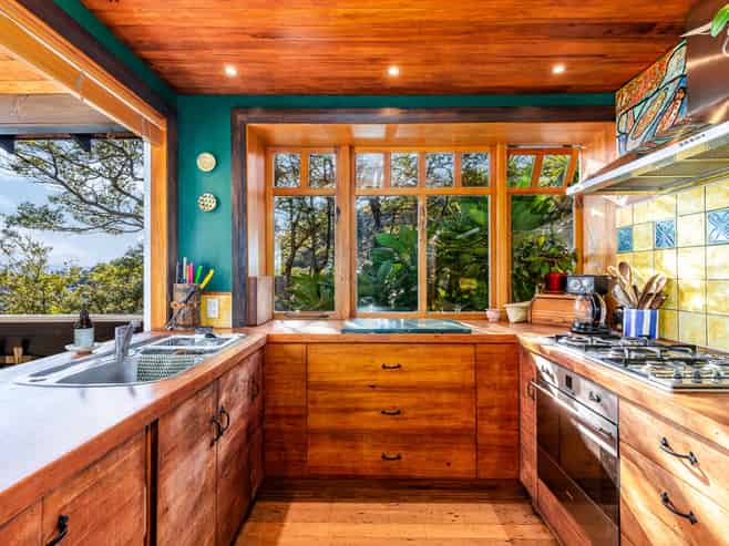 17 Korimako Road, Days Bay