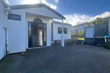 27 Eskdale Rd, Papakowhai