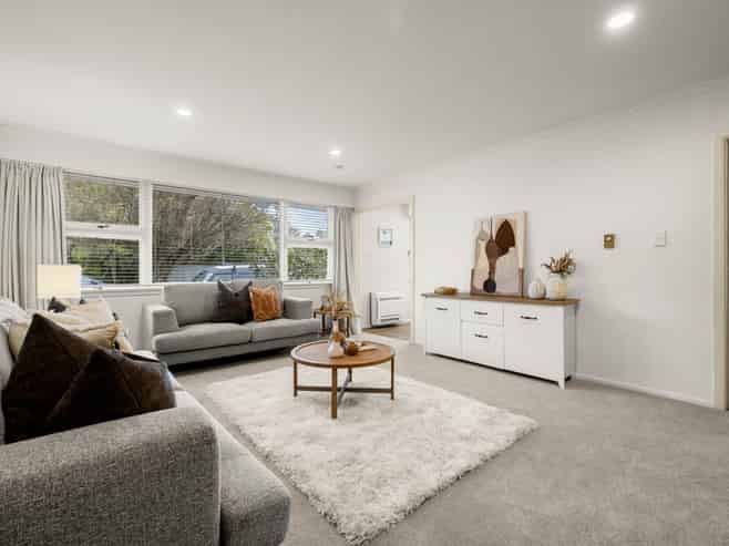 2/4 Molesworth Place, Somerfield