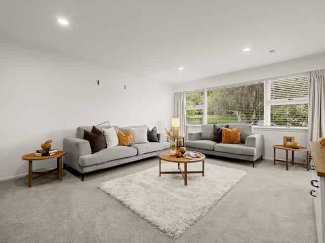 2/4 Molesworth Place, Somerfield