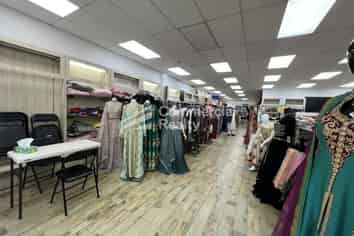 279M2 Retail - Fronting Bustling Intersection