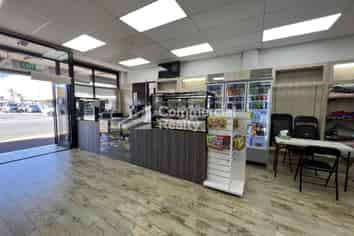 279M2 Retail - Fronting Bustling Intersection