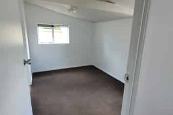 14A Cleveland Street, Bader