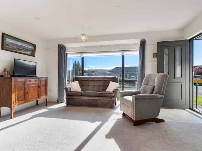 1 Ashmore Park Road, Carterton