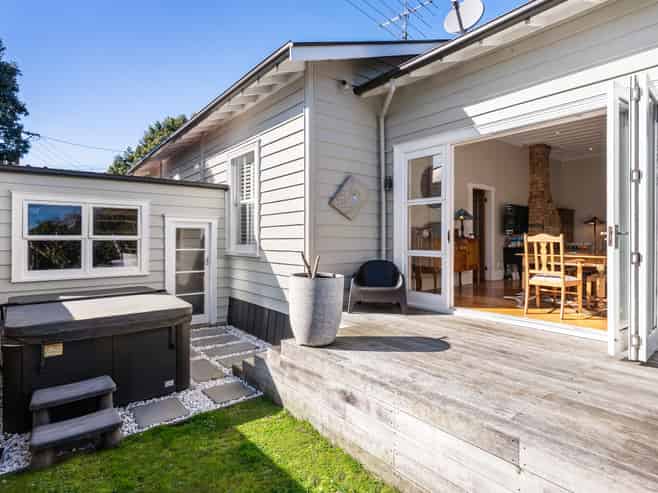 2 Huapai Street, One Tree Hill