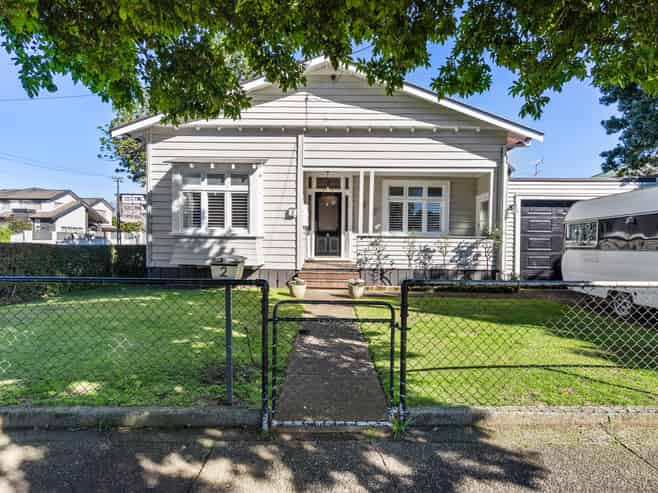 2 Huapai Street, One Tree Hill