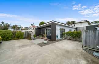 17B Tuki Street, Titahi Bay