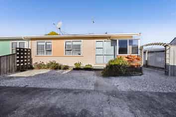 1/42 Egmont Street, Hawera