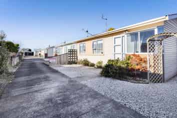1/42 Egmont Street, Hawera