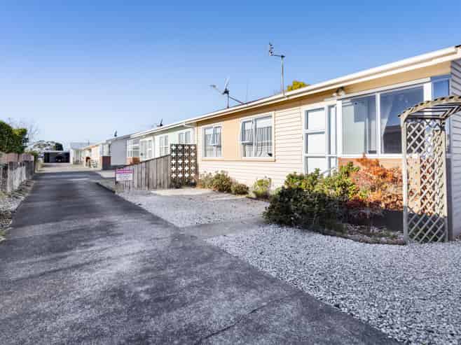 1/42 Egmont Street, Hawera