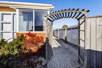 1/42 Egmont Street, Hawera
