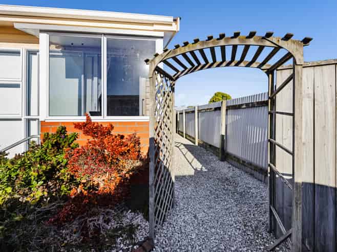 1/42 Egmont Street, Hawera