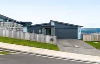 11 Topsail Way, Whitby