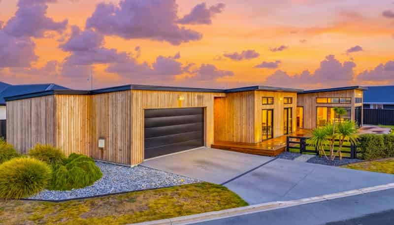 18 Helicon Street, Pegasus