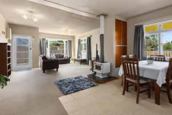 89 Great North Road, Kamo