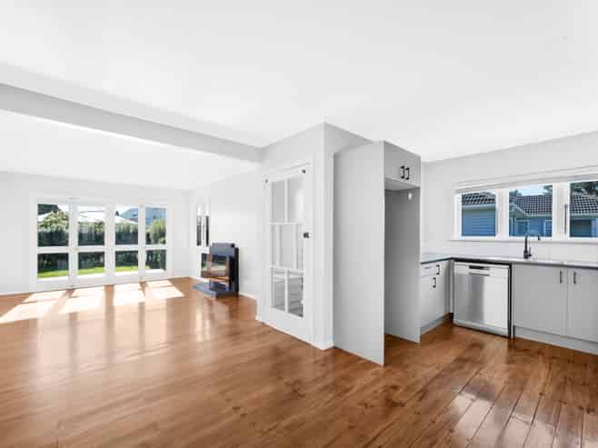 1/74 Sutton Crescent, Papakura