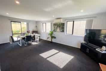 186 Seaview Road, Westown