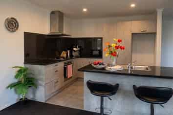 186 Seaview Road, Westown
