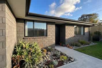 186 Seaview Road, Westown