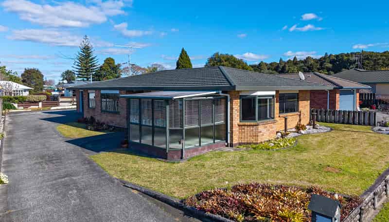 10 Elm Place, TIKIPUNGA